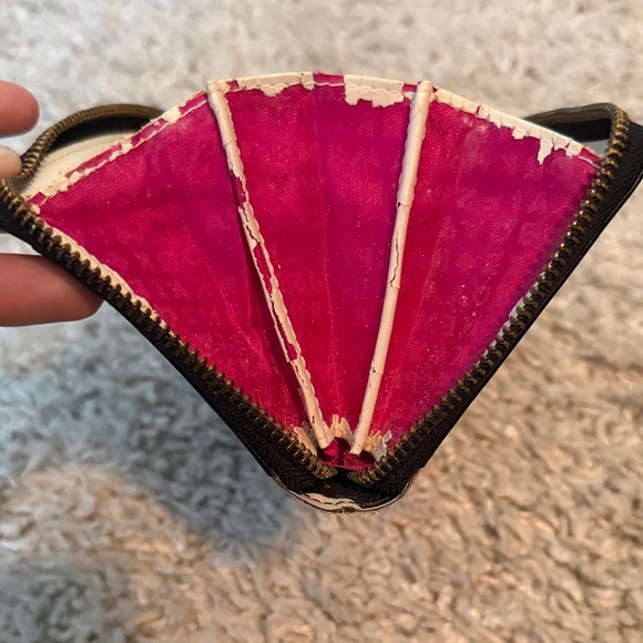 Kate Spade Black Wallet with Apple Print - Picture 9 of 11